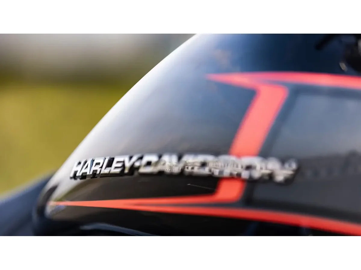 Harley-Davidson Breakout - Branding Fuel Tank Decal