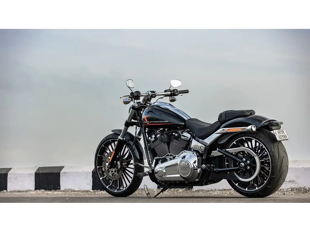 Harley-Davidson Breakout - Left Rear Three Quarter