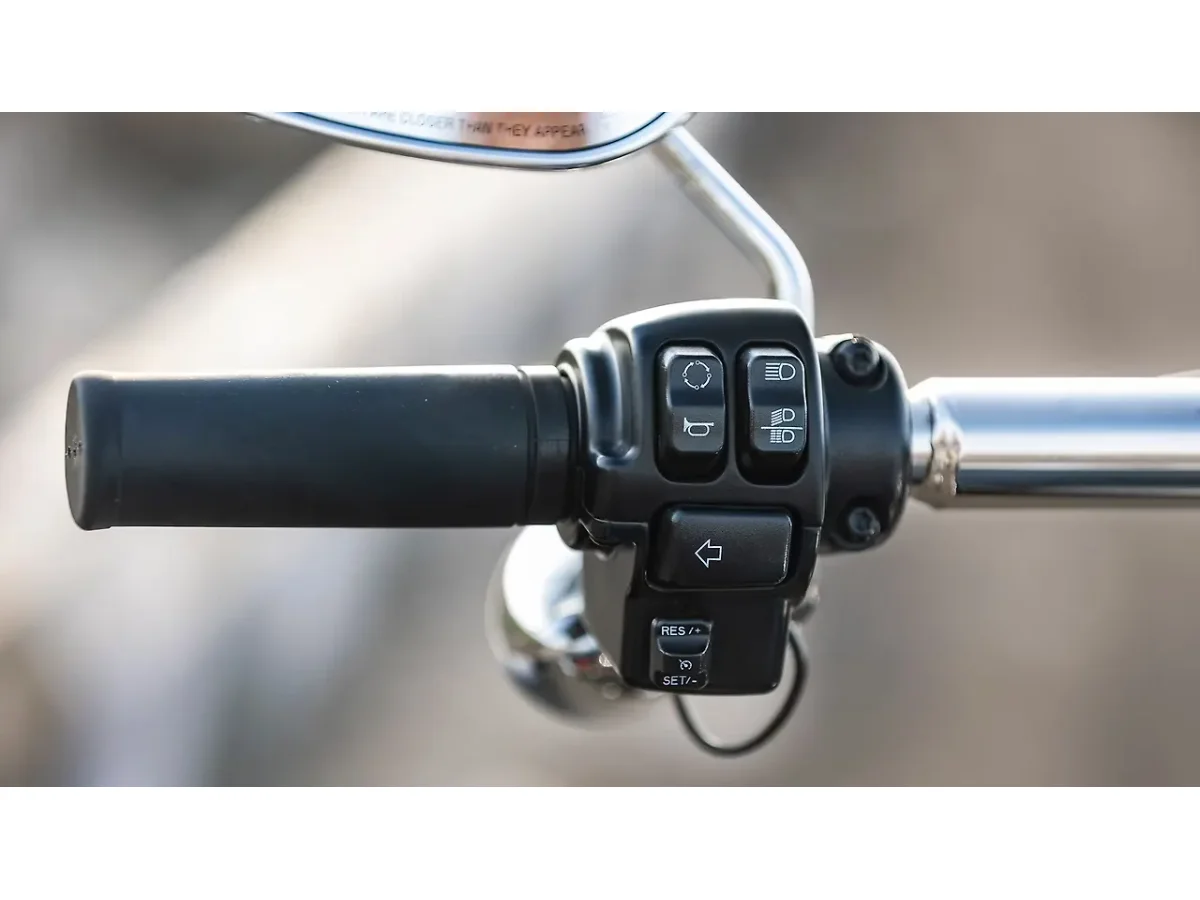 Harley-Davidson Breakout - Left Side Handlebar Grip
