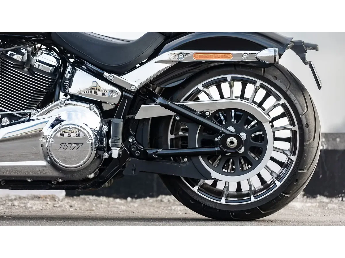 Harley-Davidson Breakout - Rear Wheel