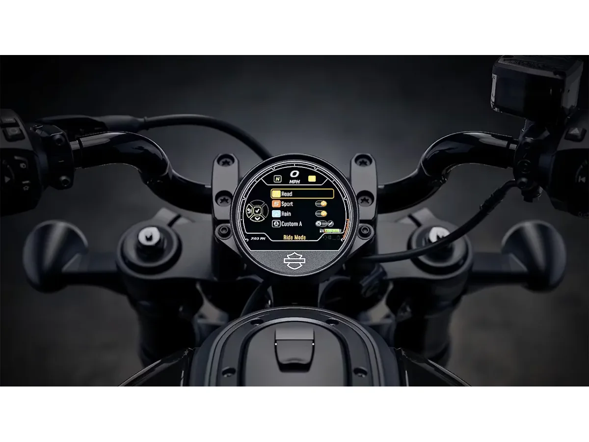 Digital instrument cluster on Harley-Davidson Sportster S