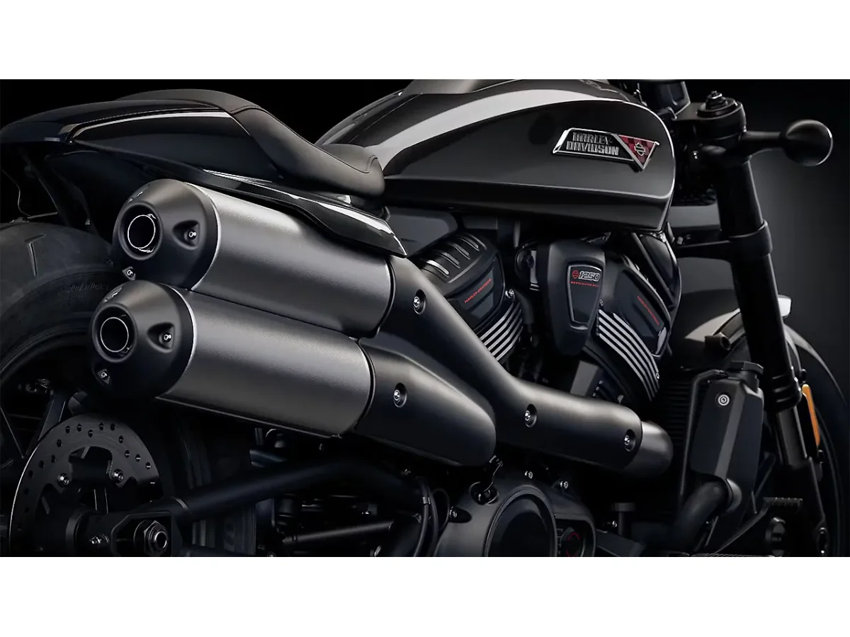 Exhaust muffler and engine detail of Harley-Davidson Sportster S