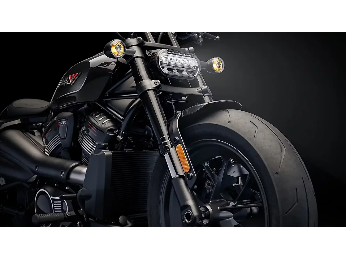 Front suspension and headlamp of Harley-Davidson Sportster S