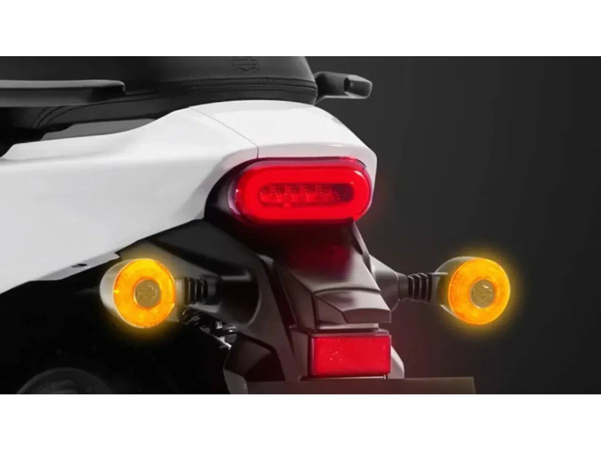 Harley-Davidson X440 LED tail light and rear indicator detail