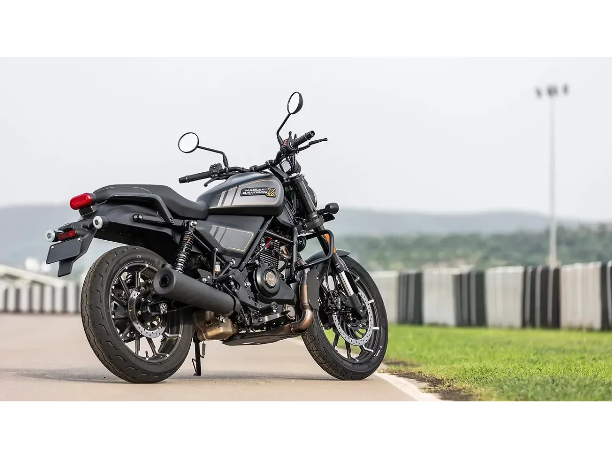 Harley-Davidson X440 Matte Black motorcycle right rear three-quarter view