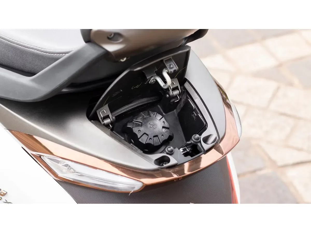 Hero Destini 125 under-seat fuel filling system with open fuel lid