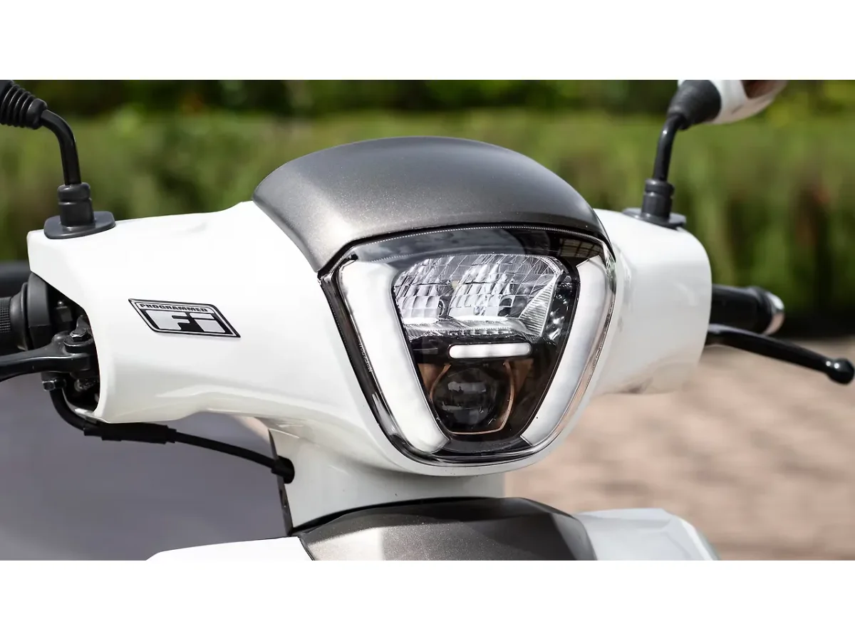 Hero Destini 125 LED daytime running lamp and headlight assembly