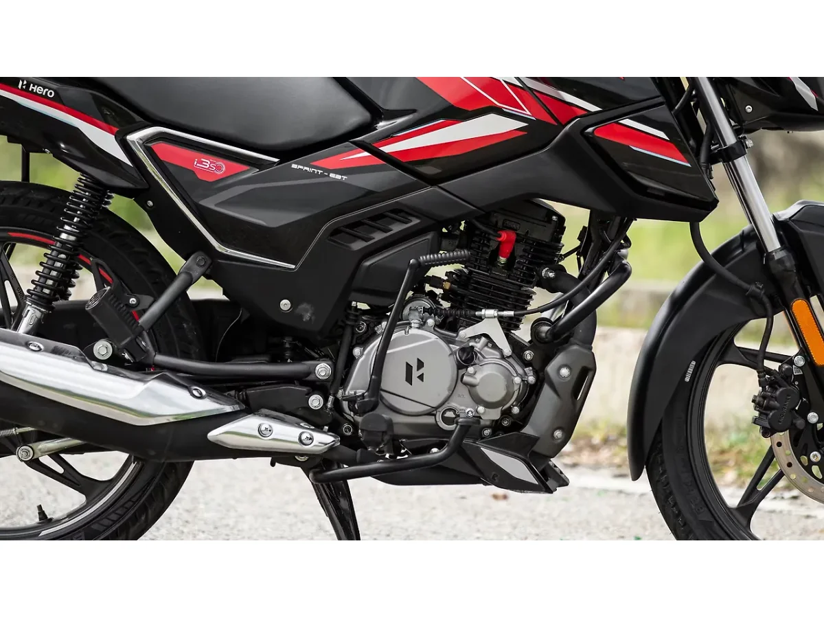 Right-side view of the Hero Glamour X 125 engine