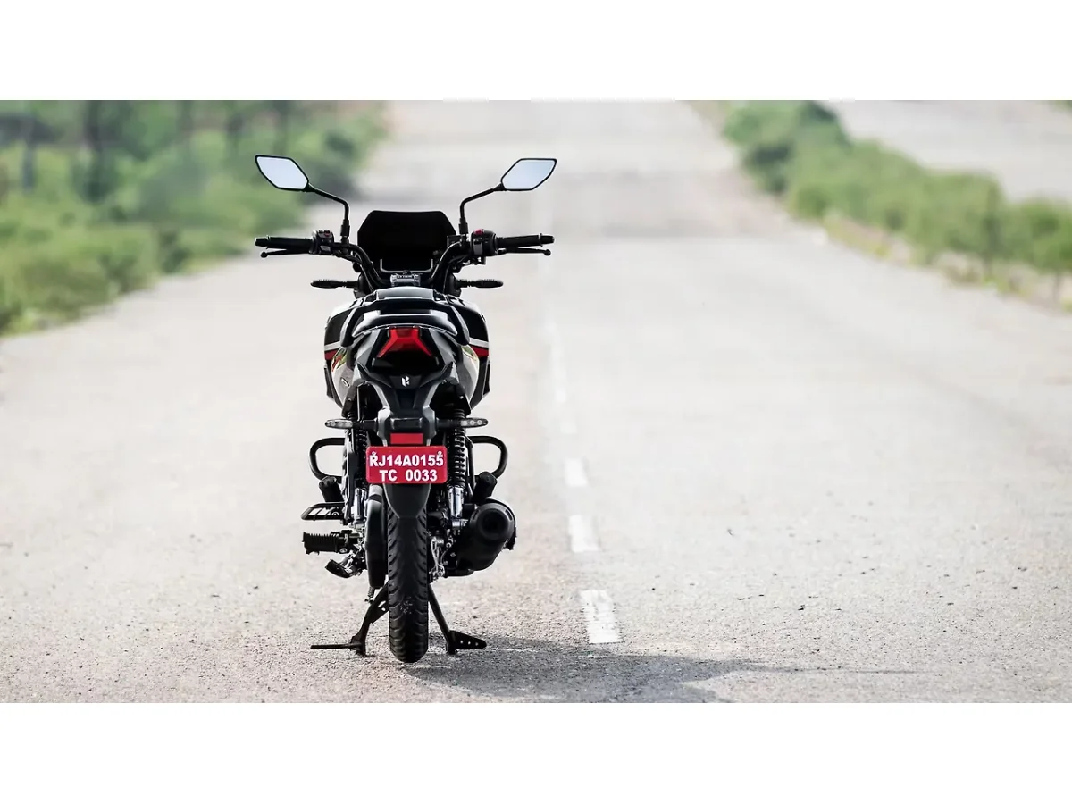 Hero Glamour X 125 motorcycle rear view