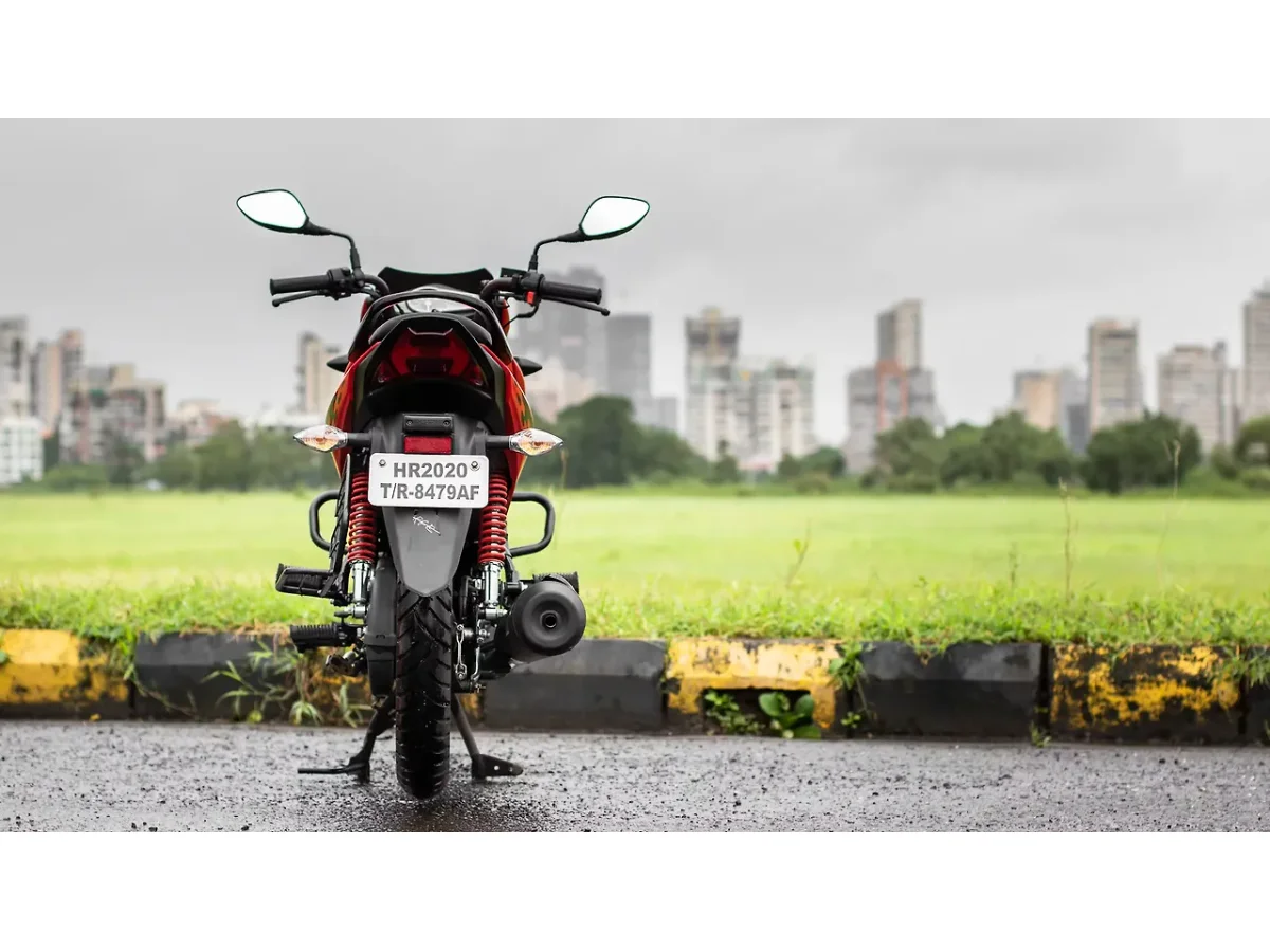 Hero Glamour motorcycle rear view