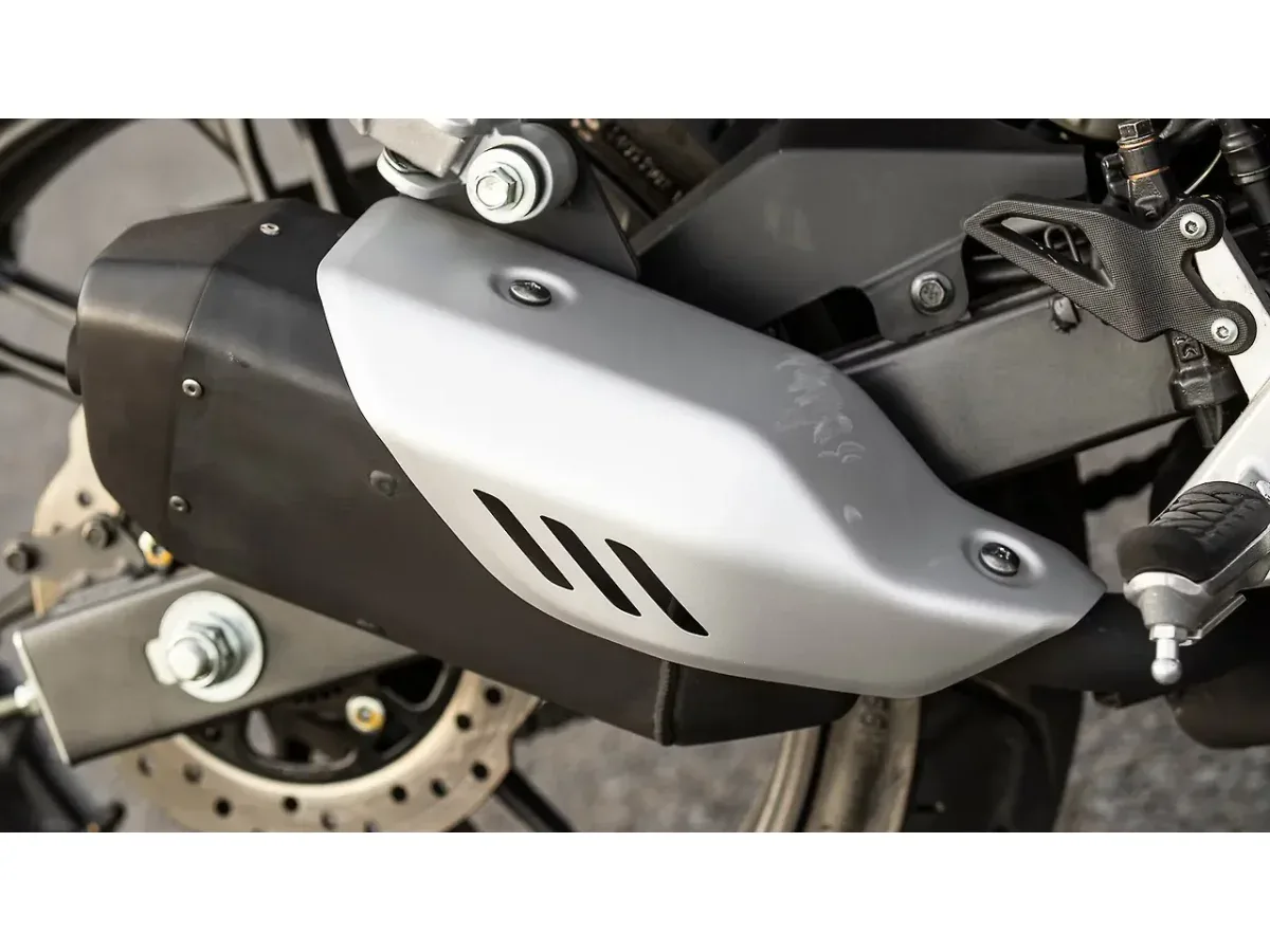 Hero Karizma XMR liquid-cooled radiator close-up