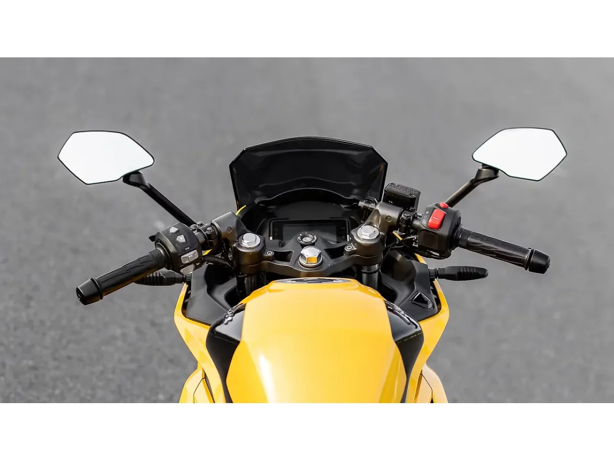 Hero Karizma XMR handlebar and cockpit view