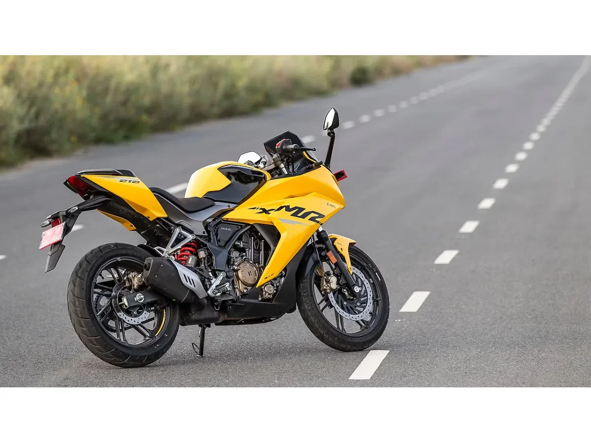 Hero Karizma XMR motorcycle right rear three-quarter view