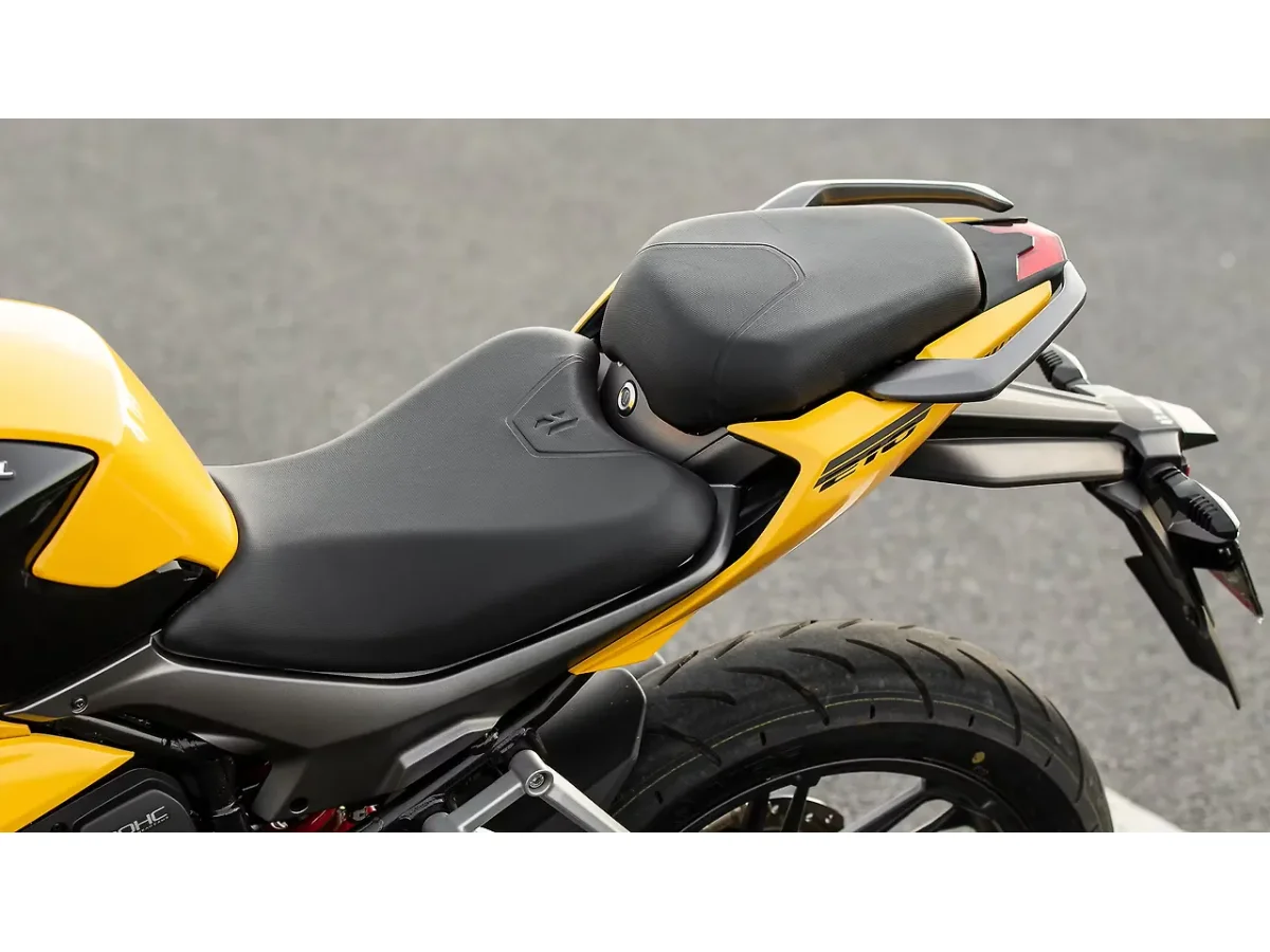 Hero Karizma XMR split seat and rear cowl close-up