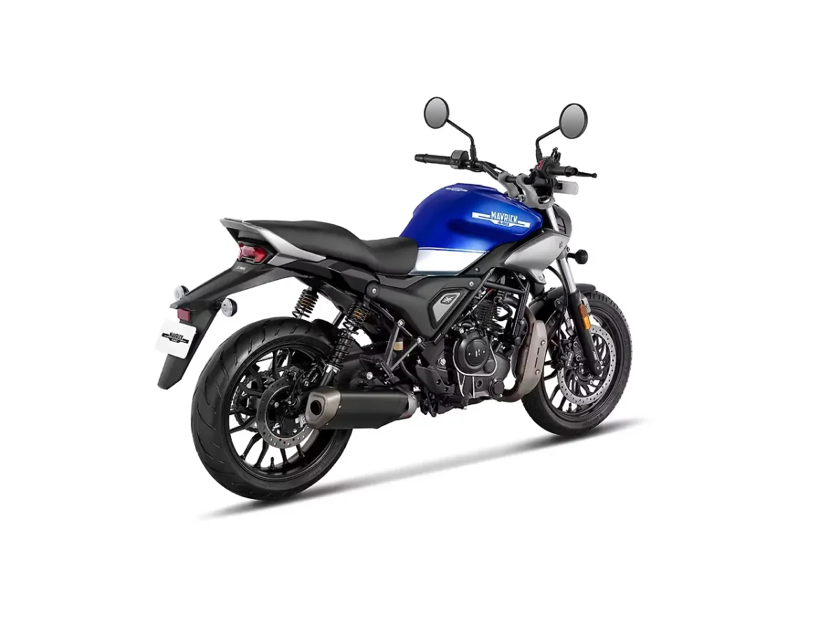 Hero Mavrick 440 right rear three-quarter studio view