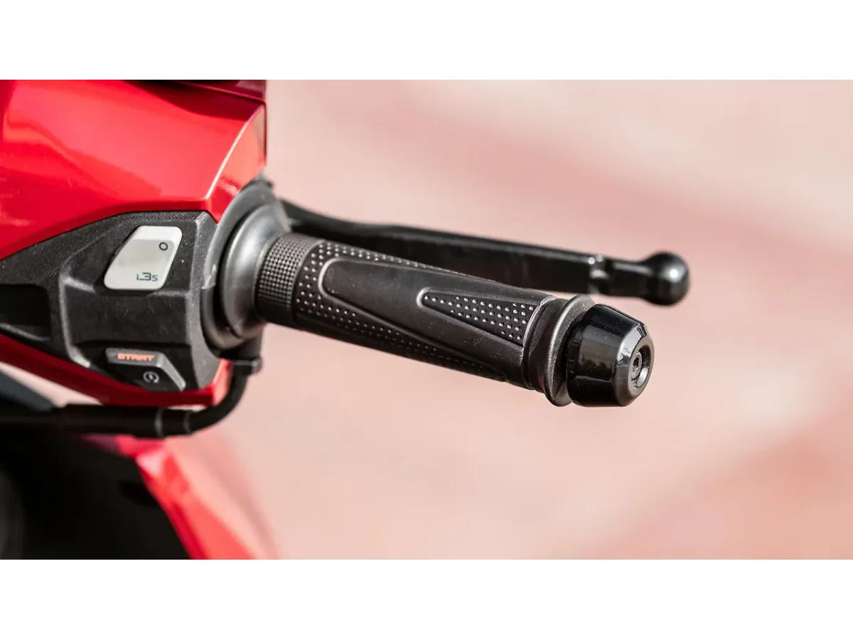Hero Xoom 125 handlebar bar end weight close-up