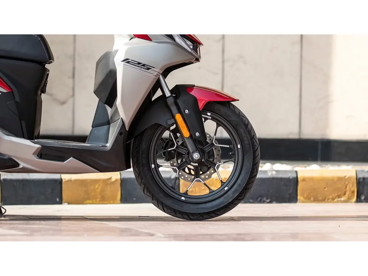 Hero Xoom 125 front alloy wheel and tyre setup