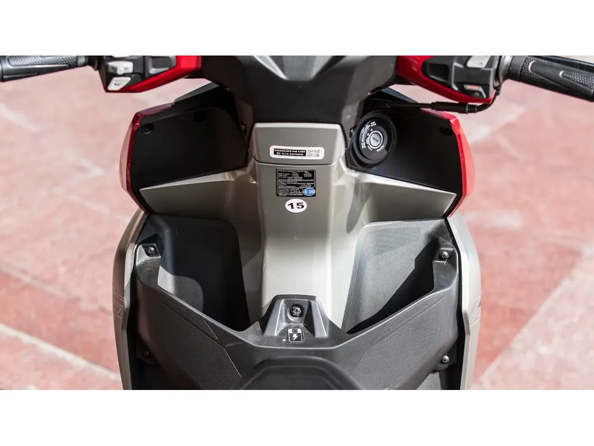 Hero Xoom 125 front storage compartment and utility area