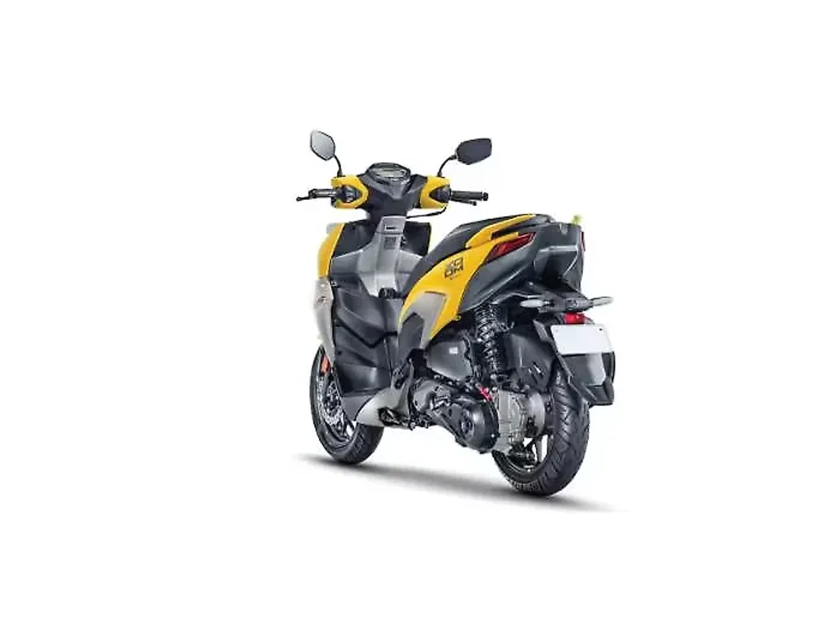 Hero Xoom 125 left rear three-quarter view in Matte Neon Lime