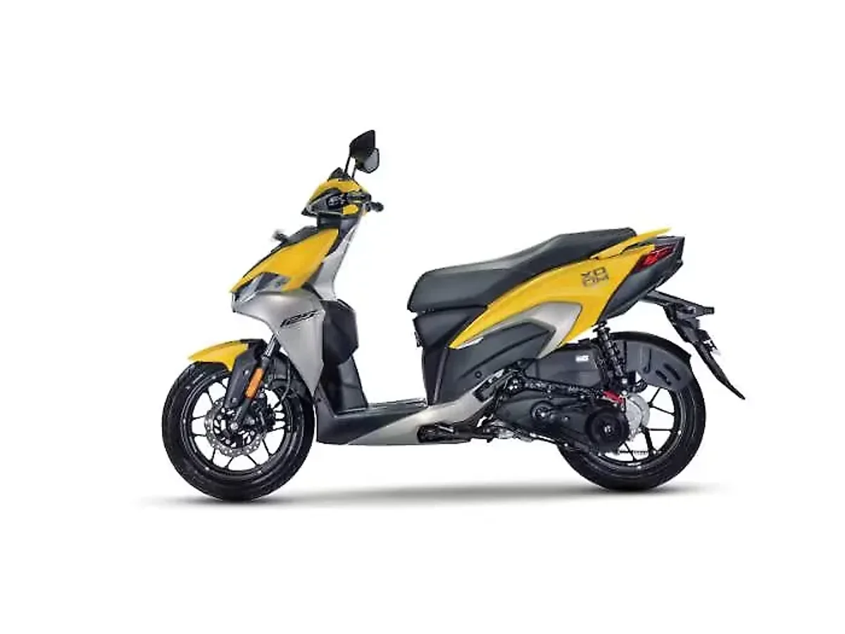 Left side profile of the Hero Xoom 125 scooter