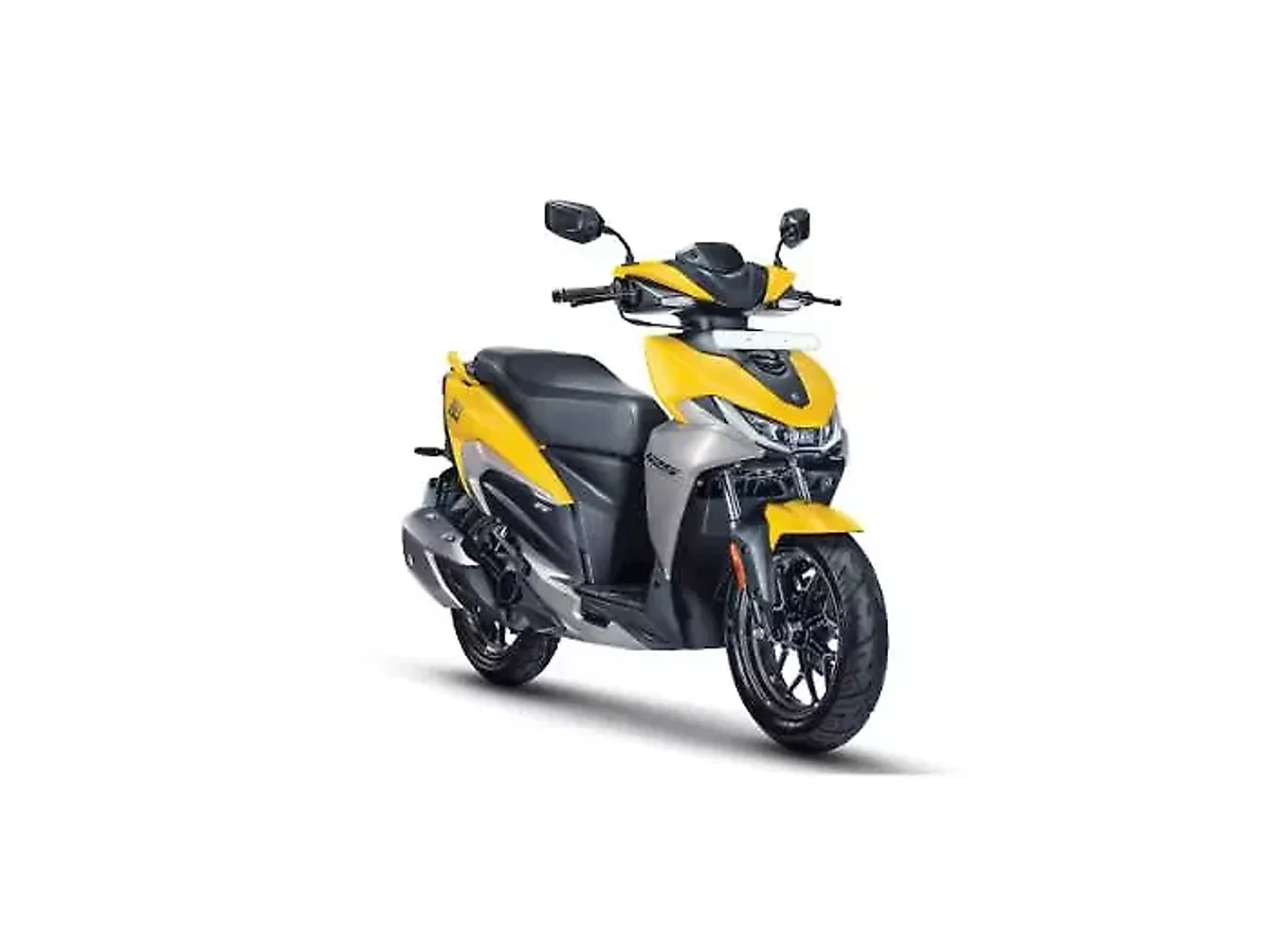 Hero Xoom 125 right front three-quarter view in Matte Neon Lime