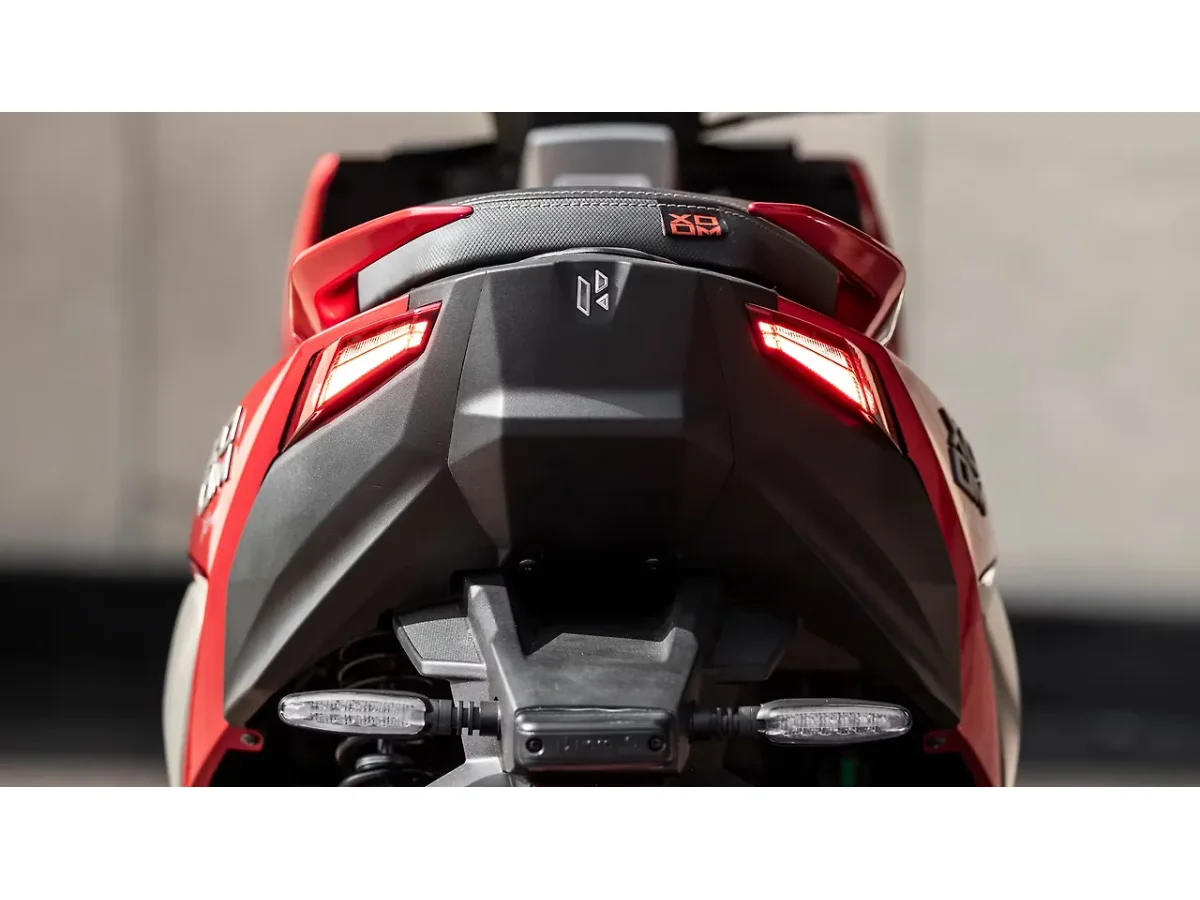 Hero Xoom 125 LED tail light design close-up