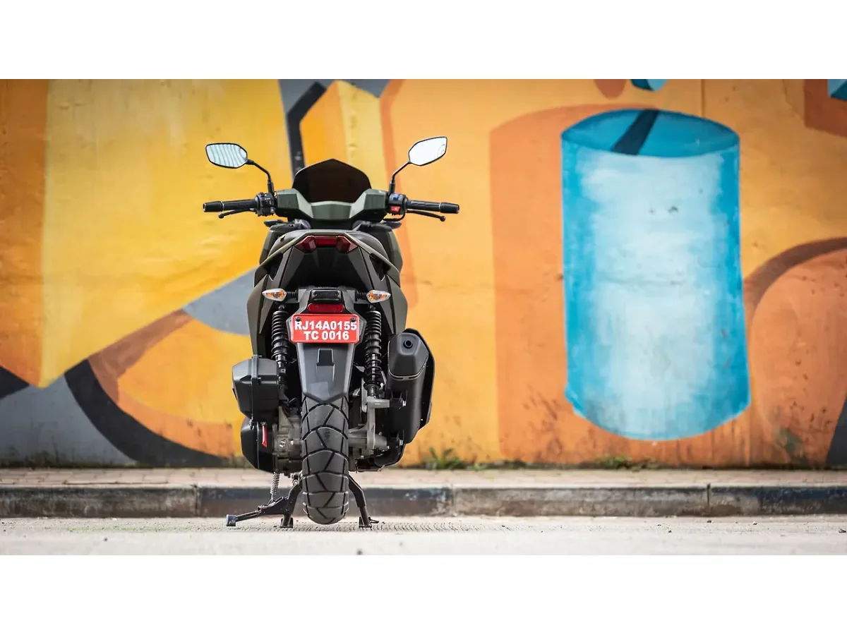 Rear view of the Hero Xoom 160 scooter