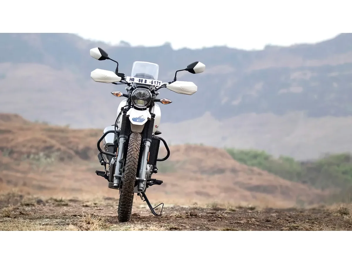 Front view of the Hero XPulse 200 4V adventure motorcycle