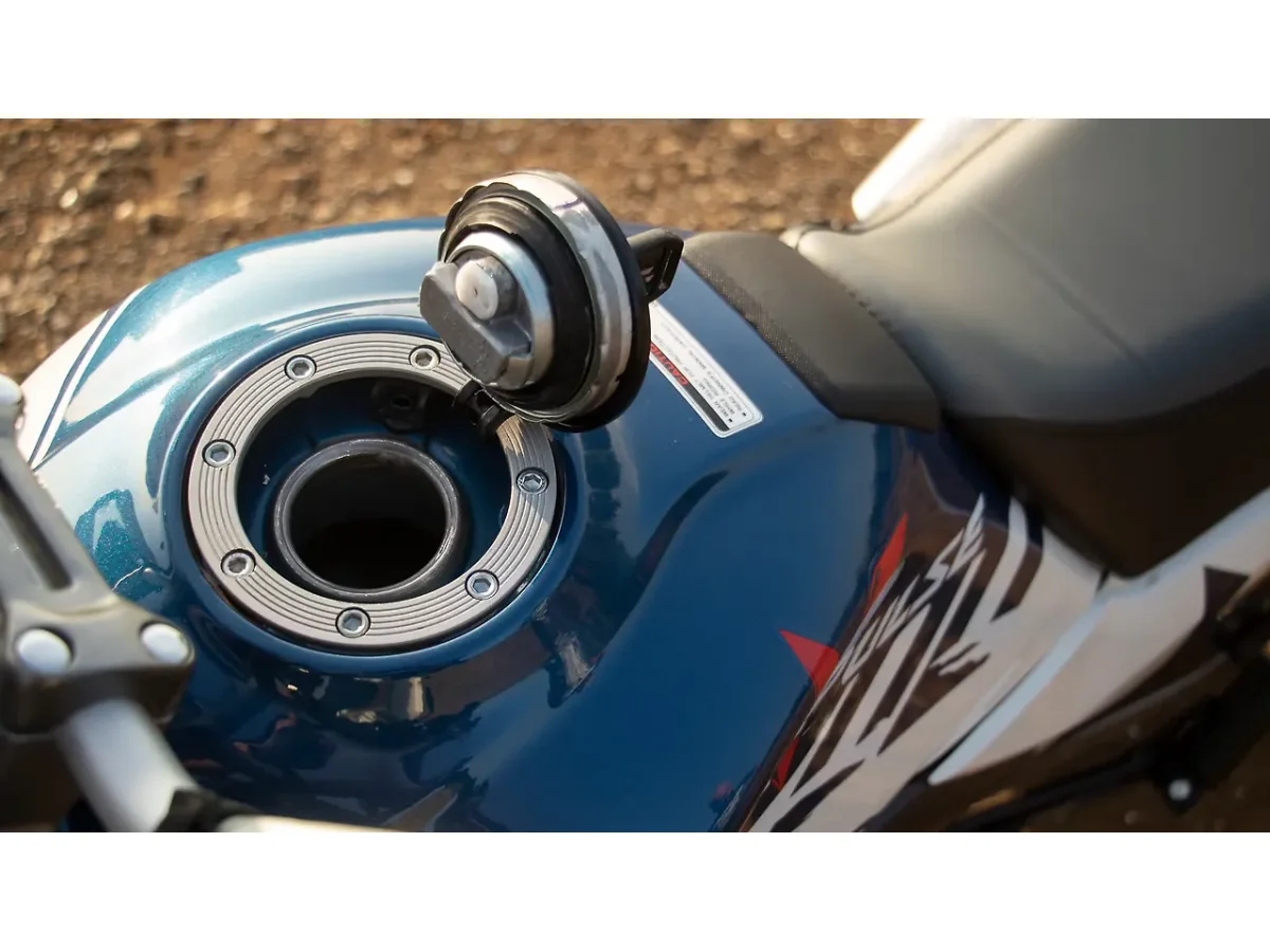Hero XPulse 200 4V fuel tank with open fuel lid