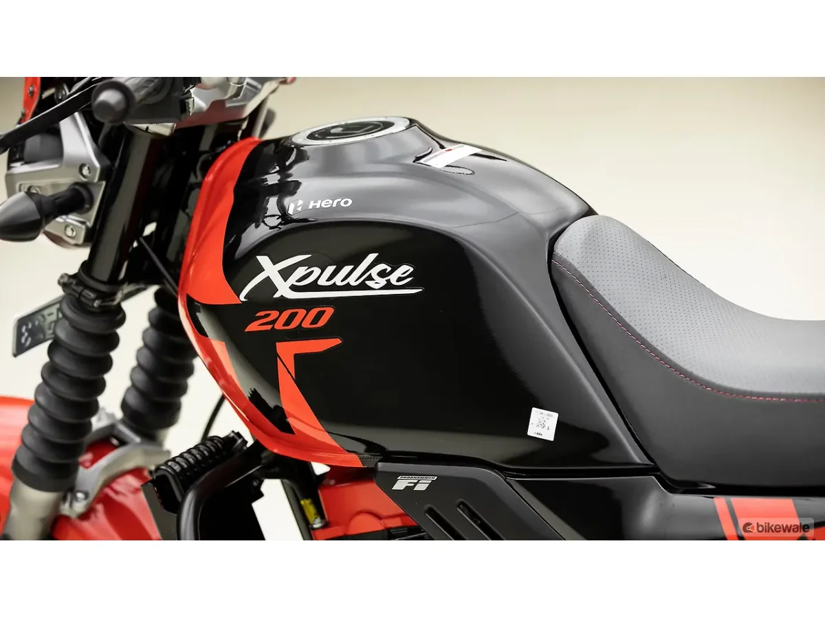 Hero XPulse 200T 4V gallery view
