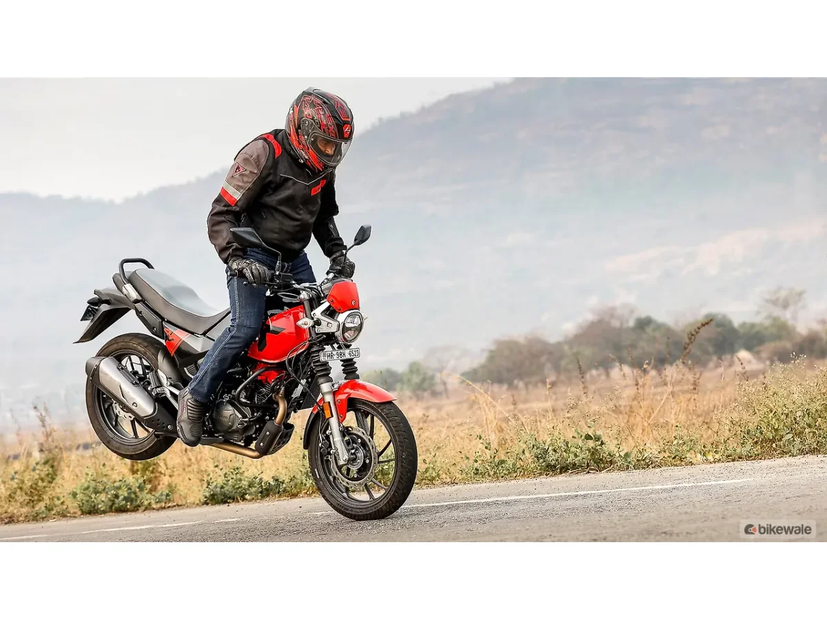 Hero XPulse 200T 4V gallery view