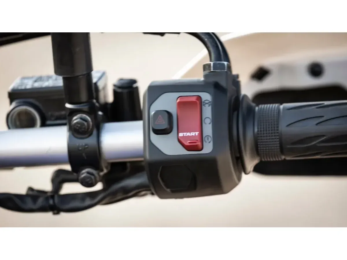Hero XPulse 210 hazard warning switch