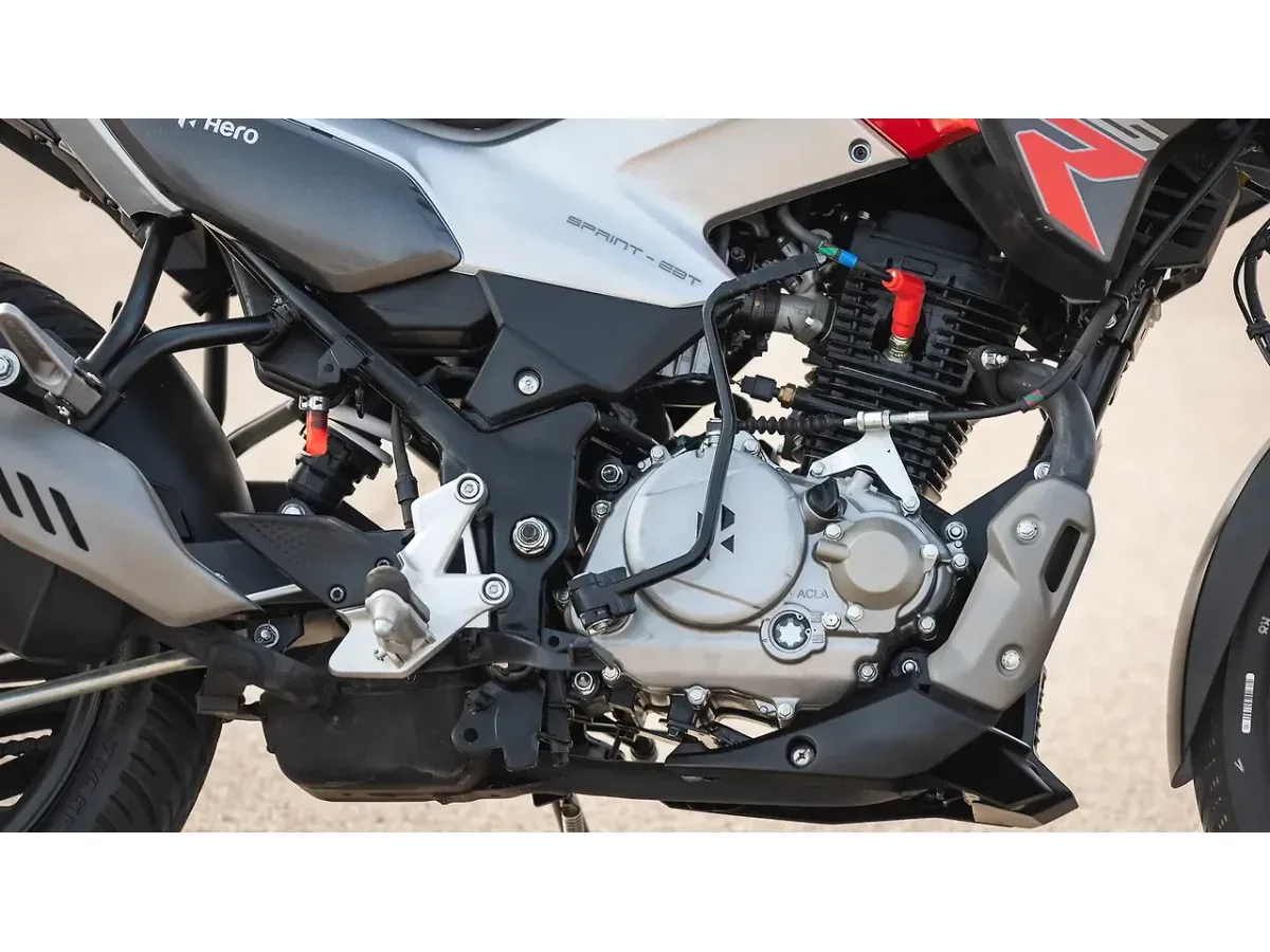 Hero Xtreme 125R engine right side close-up