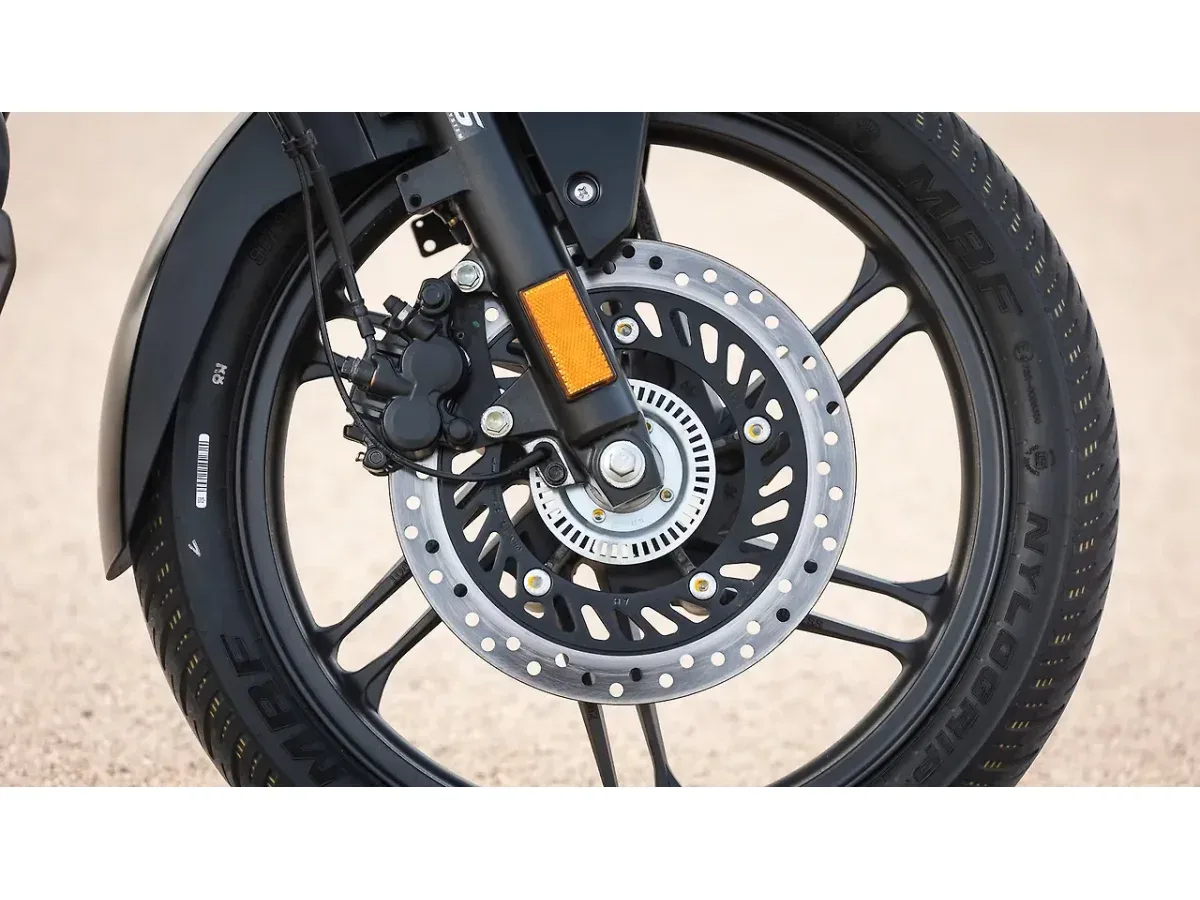 Hero Xtreme 125R front alloy wheel with disc brake