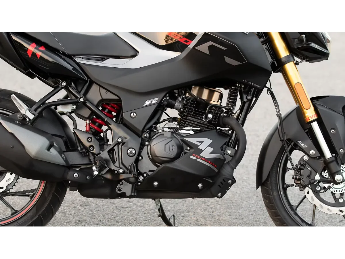 Hero Xtreme 160R 4V engine right side close-up