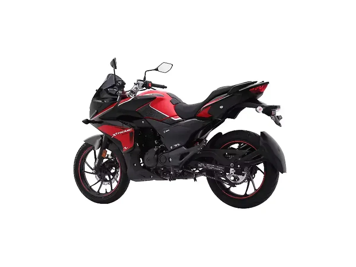 Hero Xtreme 200S 4V left rear three quarter view