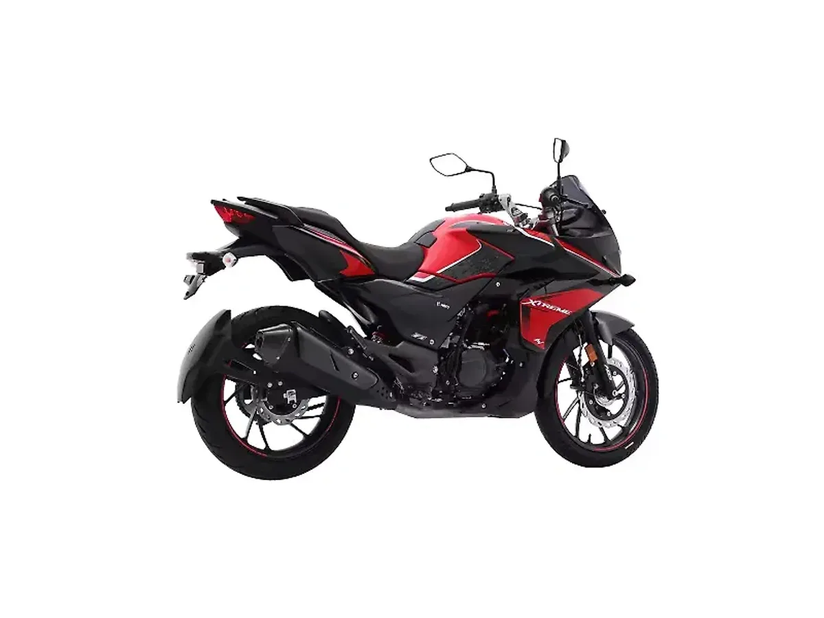Hero Xtreme 200S 4V right rear three quarter view