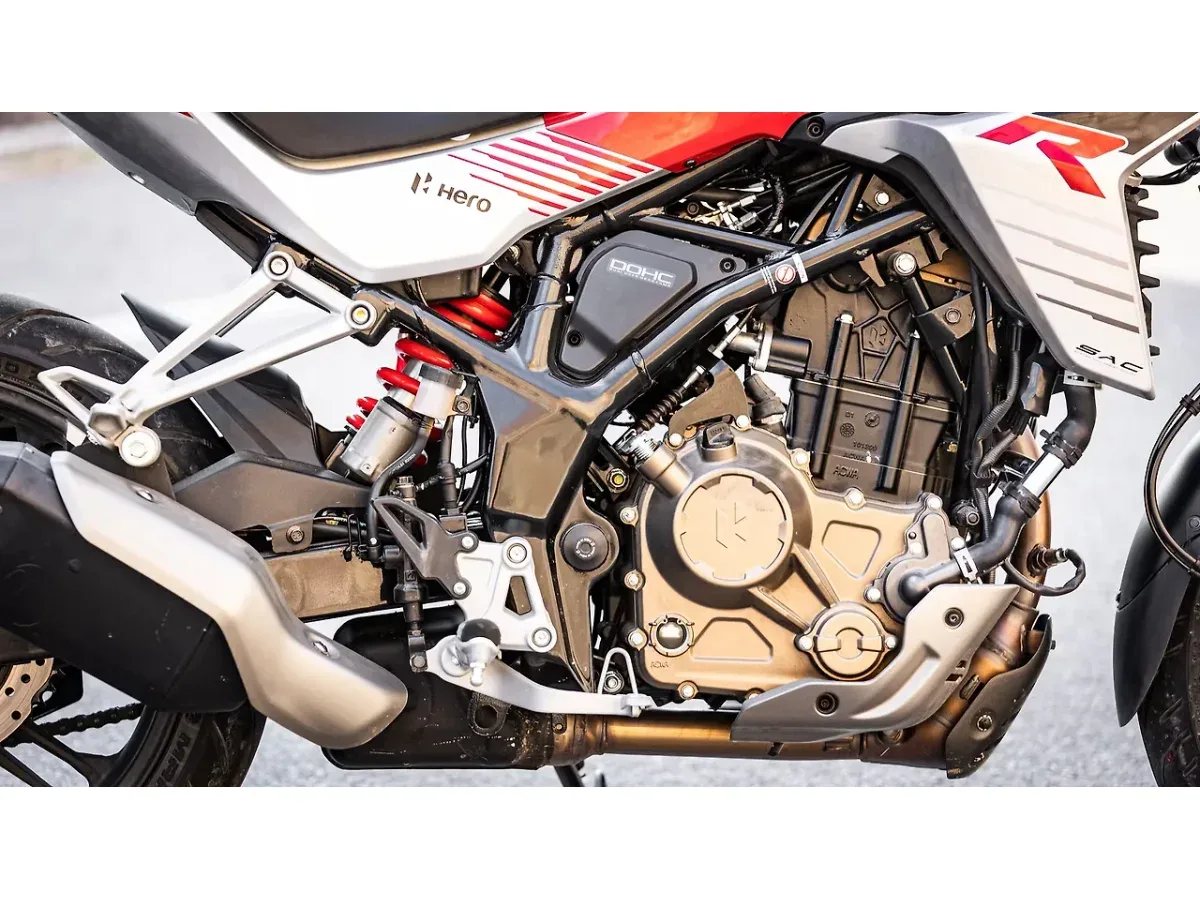 Hero Xtreme 250R engine right side close-up