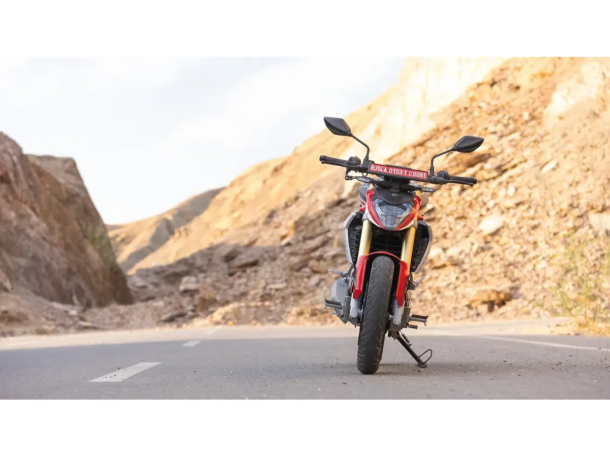 Hero Xtreme 250R front view
