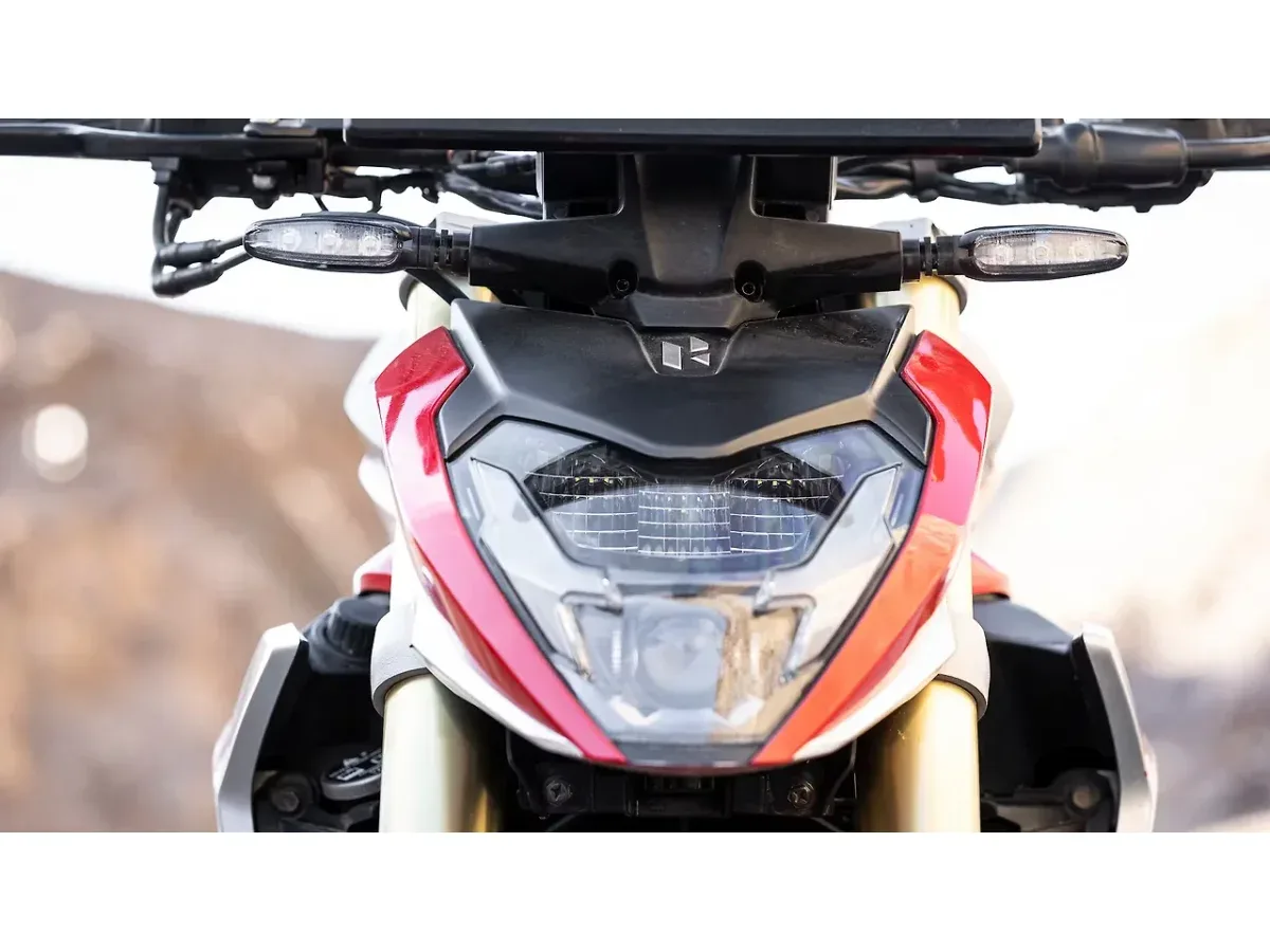 Hero Xtreme 250R LED headlamp and front turn indicators