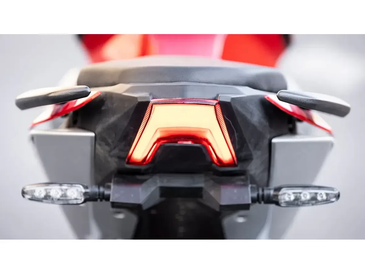 Hero Xtreme 250R LED tail light close-up