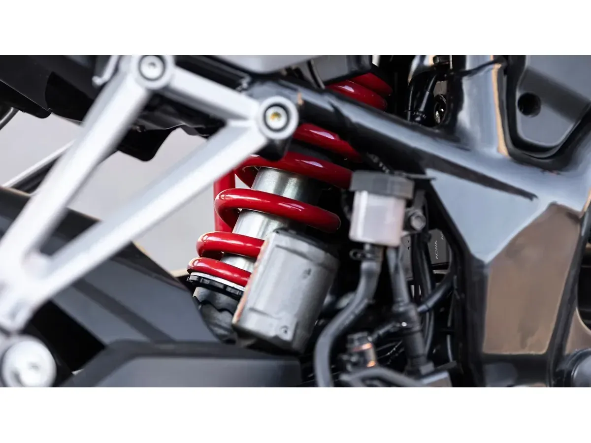 Hero Xtreme 250R rear mono-shock absorber close-up