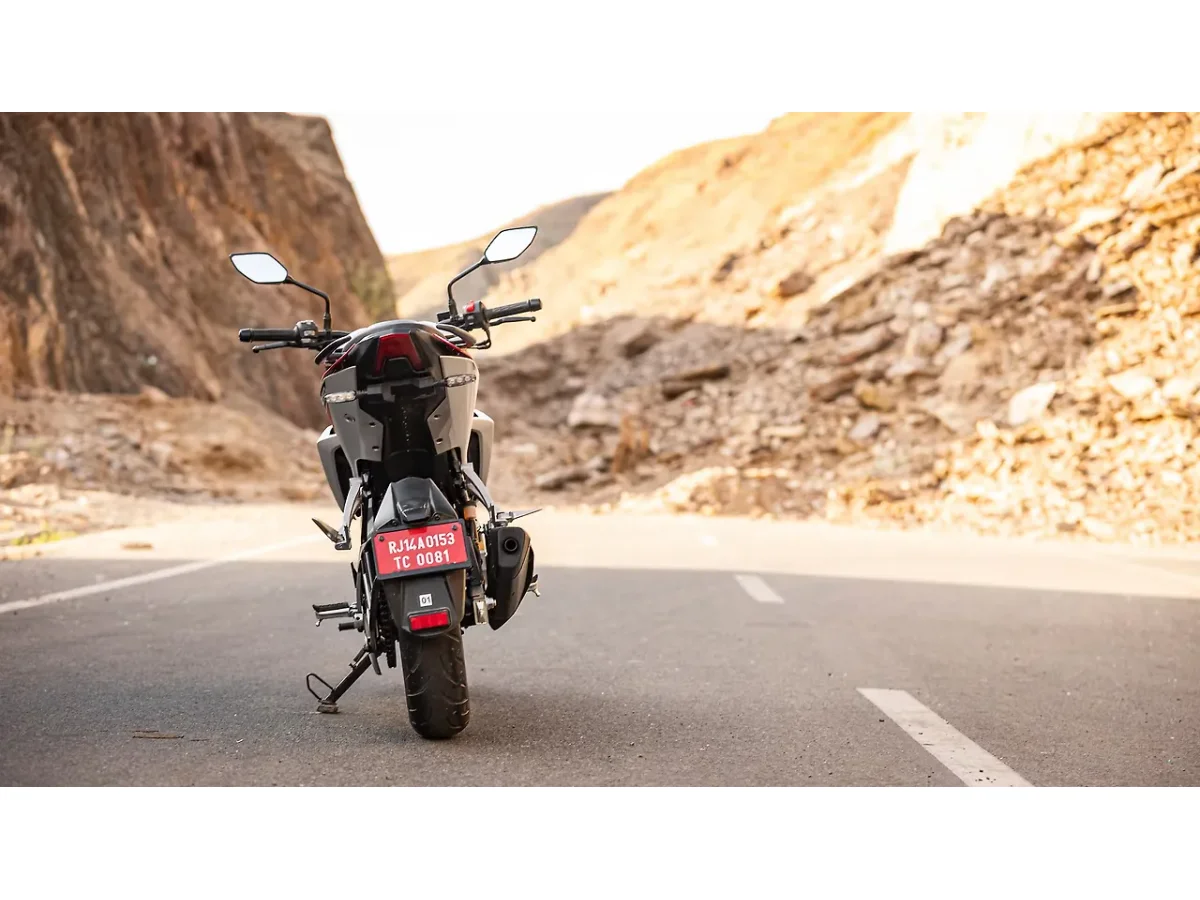 Hero Xtreme 250R rear view
