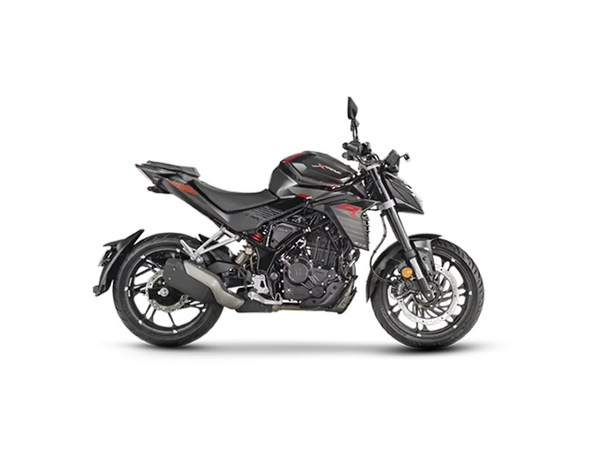 Hero Xtreme 250R Stealth Black side view