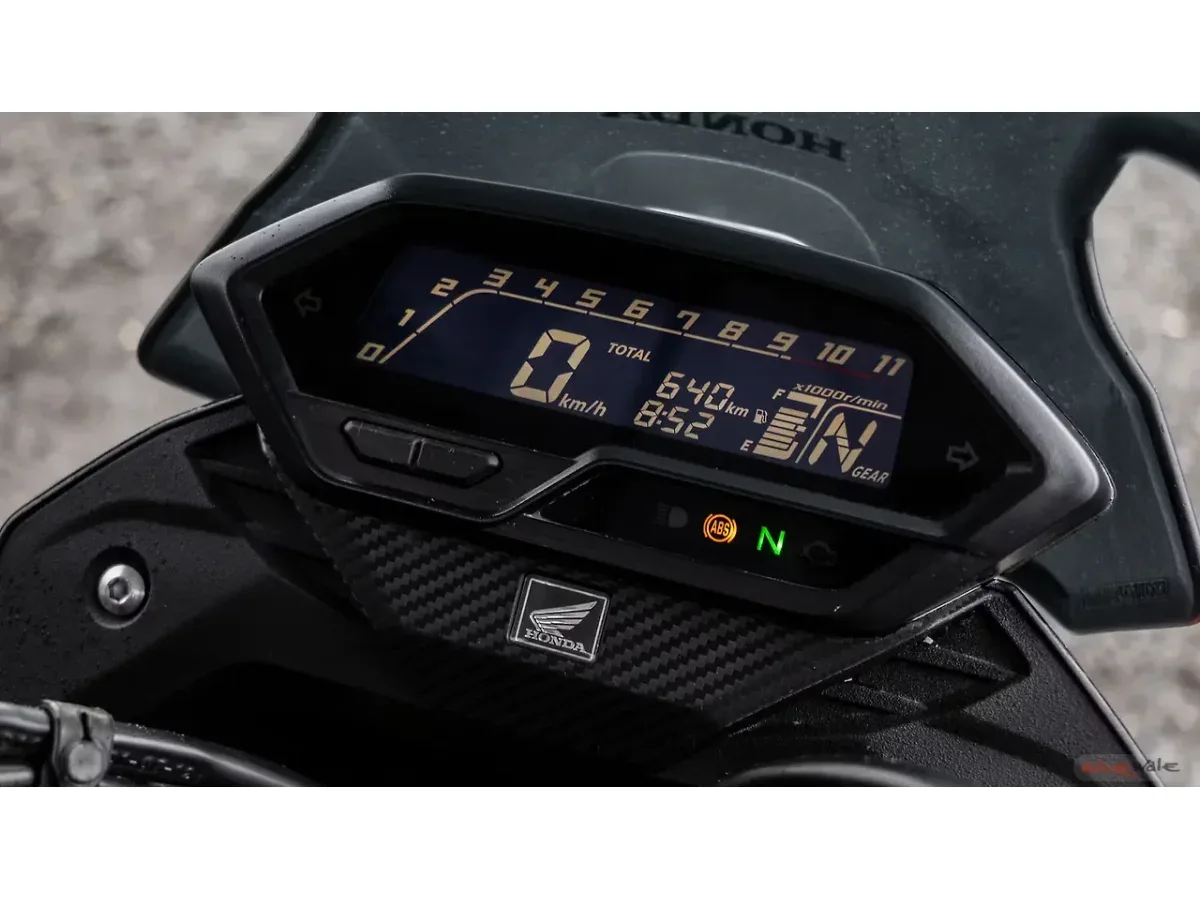 Honda CB200X digital instrument cluster