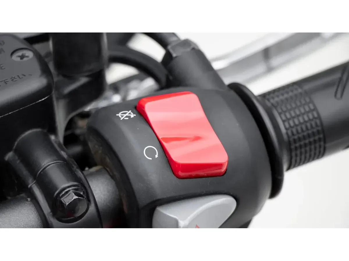 Honda NX500 engine kill switch on handlebar