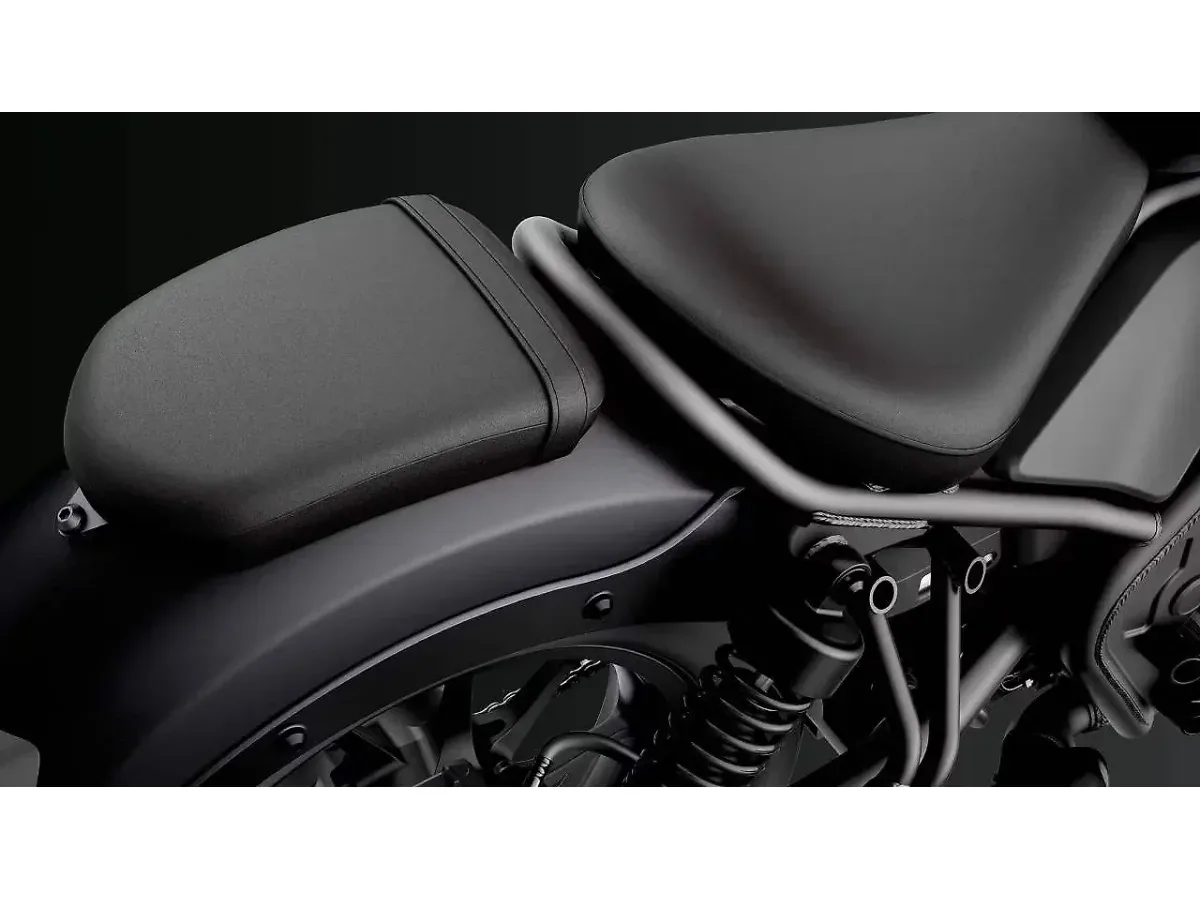 Honda Rebel 500 pillion seat close-up