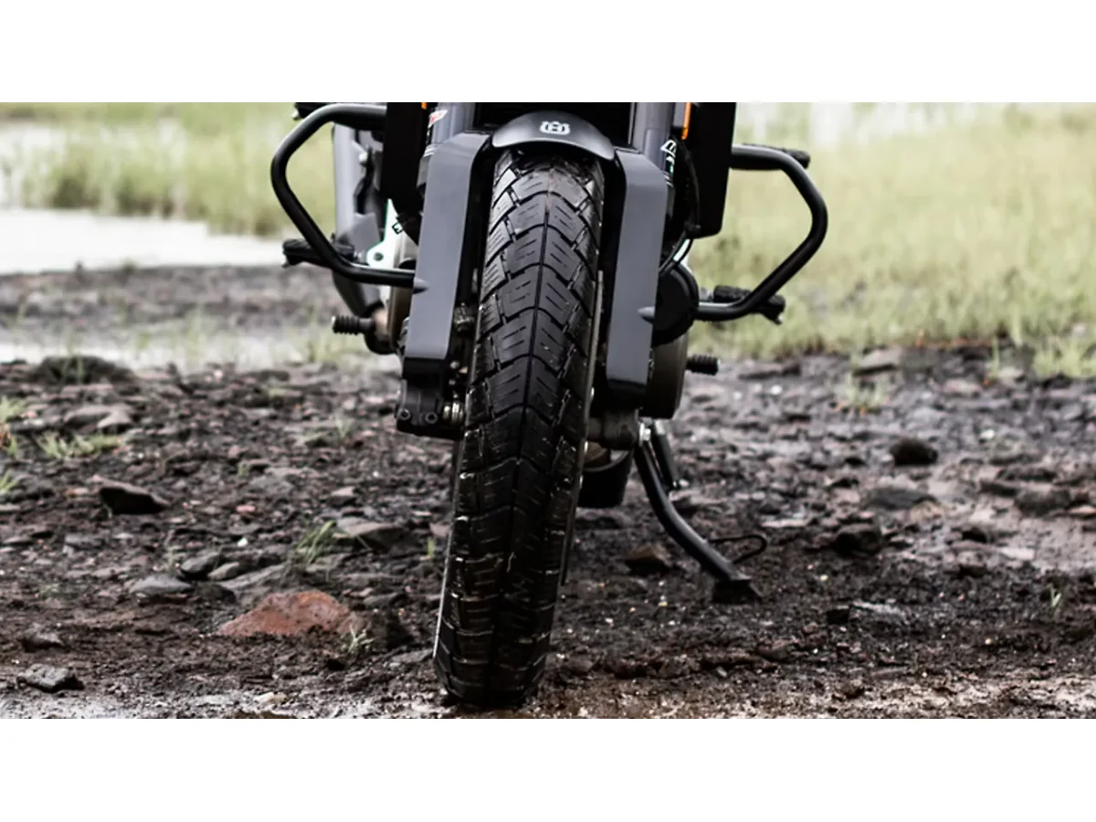 Husqvarna Svartpilen 250 front tyre