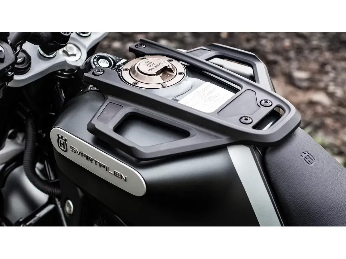 Husqvarna Svartpilen 250 fuel tank