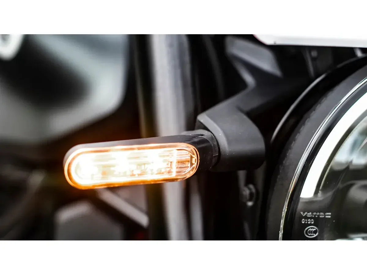 Husqvarna Svartpilen 250 LED turn indicator